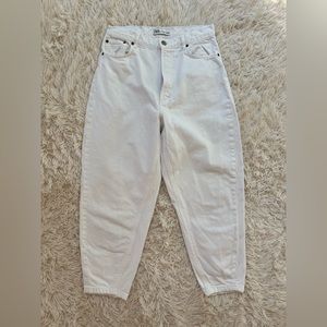 Zara high waisted tapered paperbag baggy ankle jeans white size 8